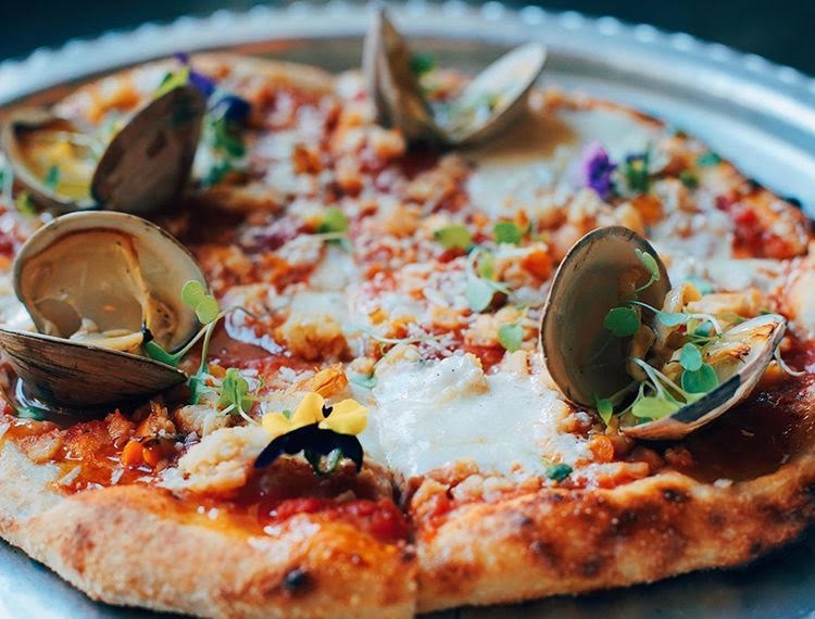 Pizzette Serves Tradition, Quality and $1 Oysters in East Williamsburg