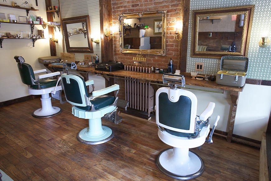 Get An Old-Fashioned Gentlemen’s Cut & Shave at The Land of Barbers