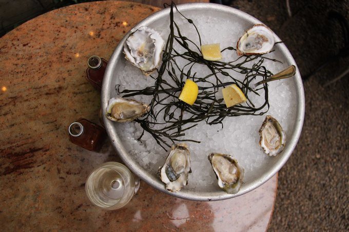 Now every day: Dine on Mominette’s Delectable $1 Oysters, Bushwick