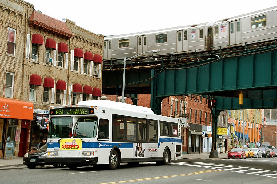 An Upcoming Happy Hour About the State of Buses in NYC Can Help Us Solve the L Train Crisis